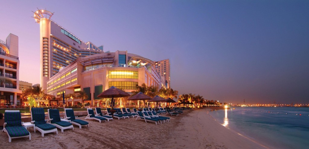 beach-rotana-abu-dhabi-hotel-night-scene