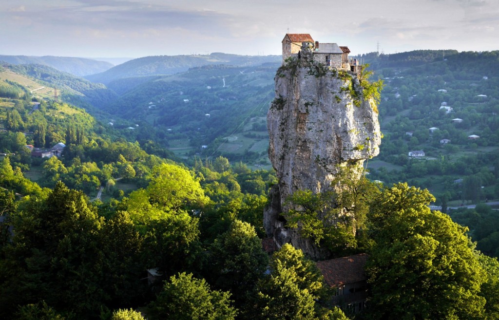 06-the-katskhi-pillar